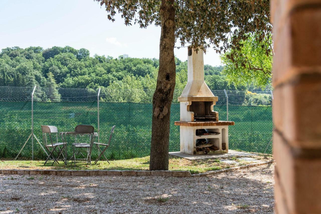 Апартаменти Todi Truffle Екстер'єр фото