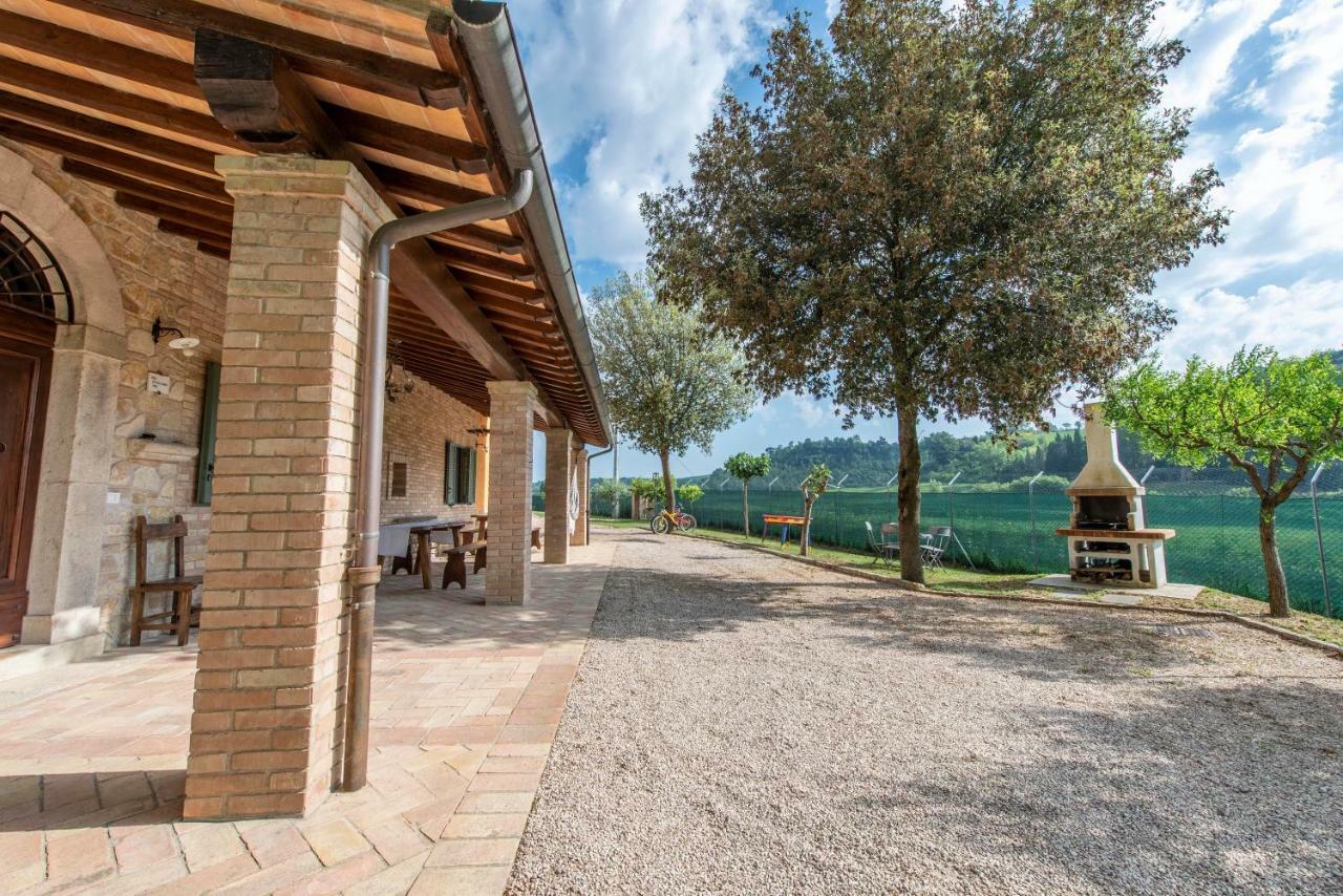 Апартаменти Todi Truffle Екстер'єр фото